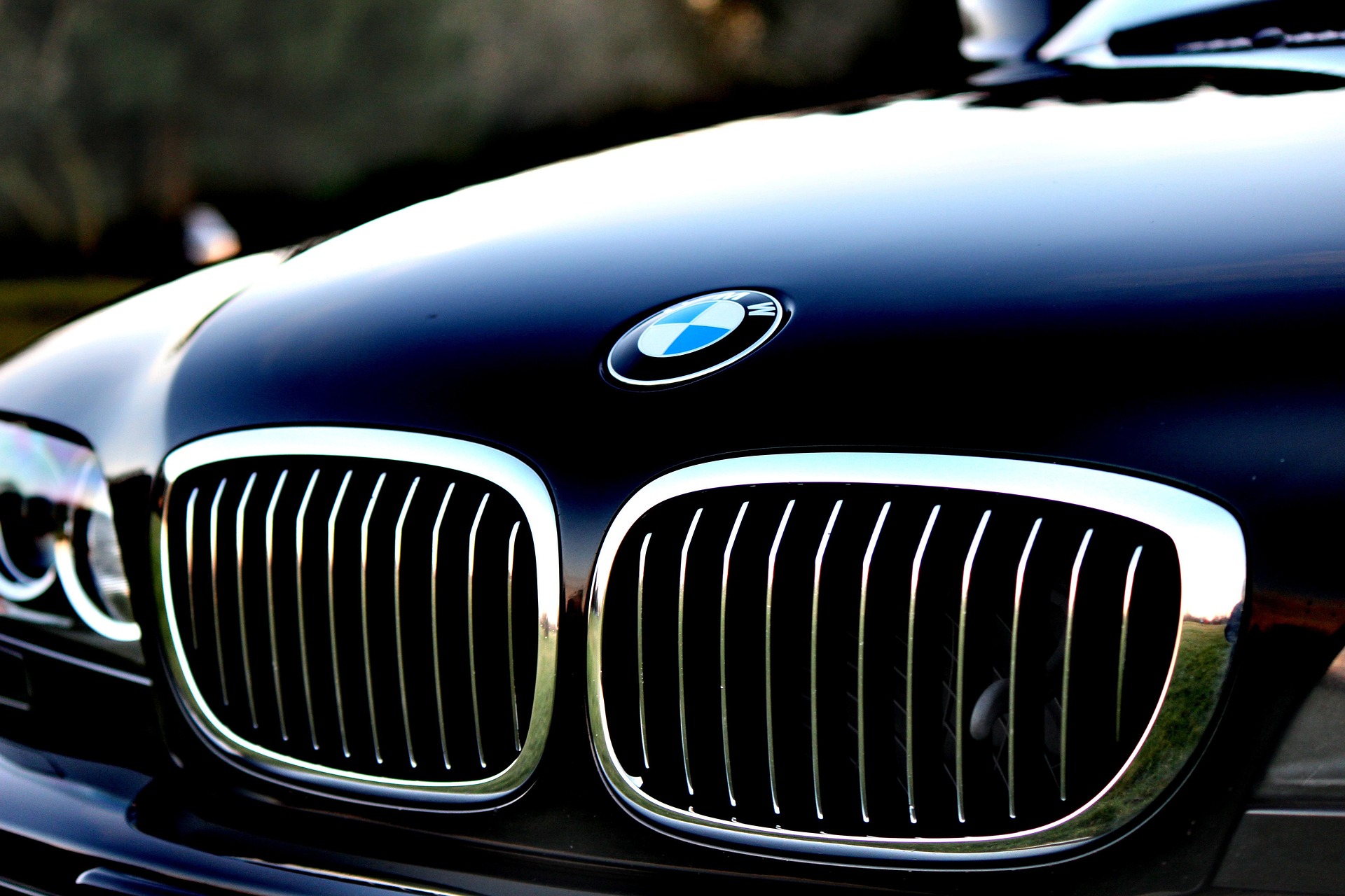 automotive-1838744_1920.jpg